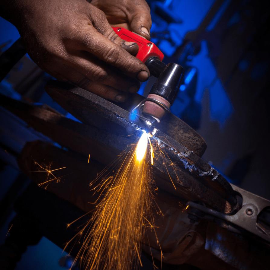 Is plasma cutting with oxygen better than air